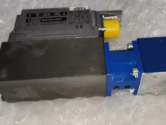 Rexroth 0811402079 Proportional Directional Valve DBEBE6X-1X/180G24K31F1M